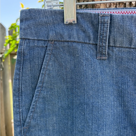 Izod Women’s Classic Blue Denim Chino Bermuda Walking Shorts Size 8 - Picture 2 of 6